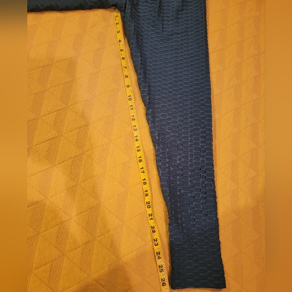 Women's High Waist, textured, lifting yoga pants - Picture 7 of 11